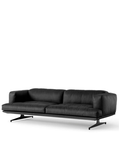 Inland AV23 Sofa fra Andtradition (Noble Black læder)