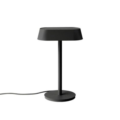 Muuto Linear Bordlampe Sort