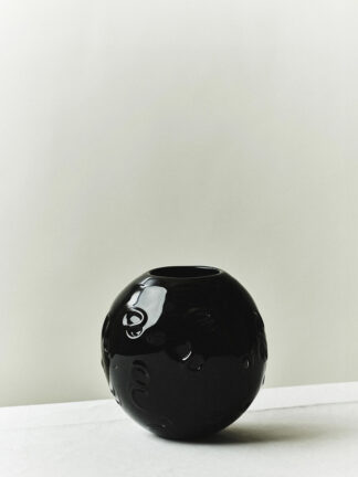 S.R. Vintage Vase Deco Black fra Louise Roe