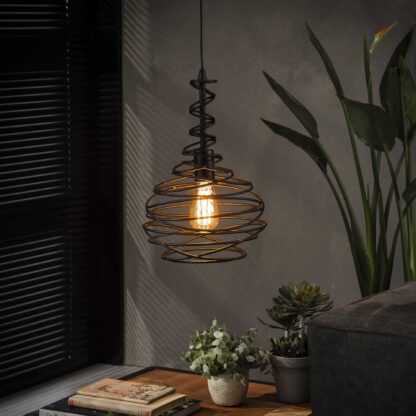 Twisty - Lampe med konisk snoet sort metal.